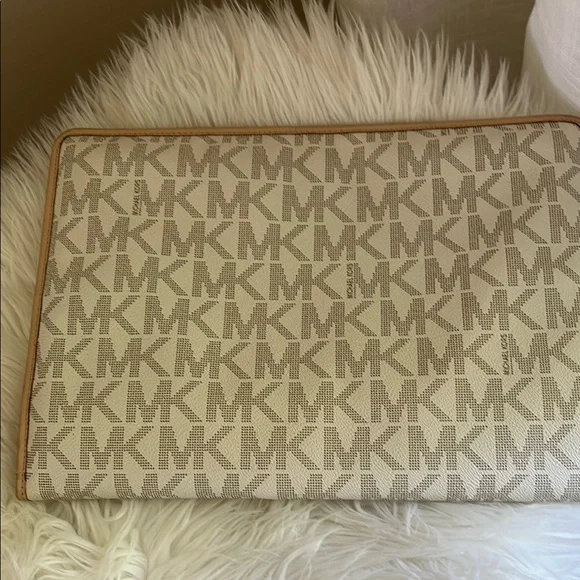Michael Kors Cream and Tan Laptop Bag with Monogram - Picture 3 of 5